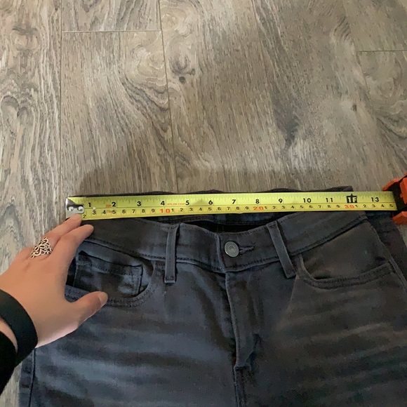 EUC Levi’s Jeans Dark Grey - Picture 9 of 10